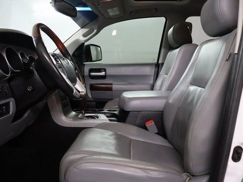 Used 2016 Toyota Sequoia Platinum image 11