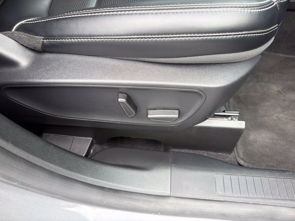 Certified 2024 Ford Escape Platinum AWD/4WD image 42
