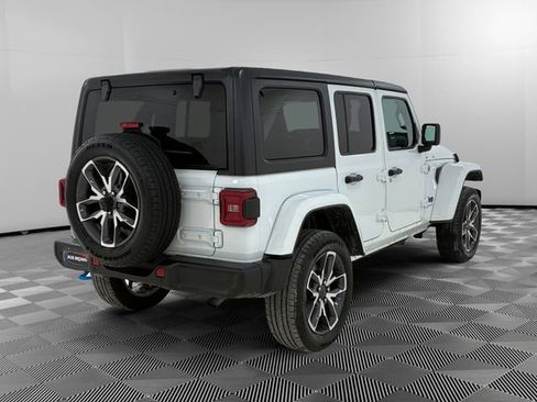 Used 2024 Jeep Wrangler Unlimited w/ Convenience Group image 3