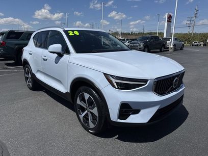 Used 2024 Volvo XC40 B5 Plus w/ Protection Package Premier