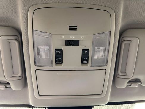 Used 2018 Toyota RAV4 Limited image 38