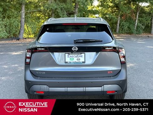 Used 2025 Nissan Kicks SR image 3