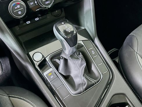 Used 2022 Volkswagen Taos SEL w/ Panoramic Sunroof Package FWD image 25