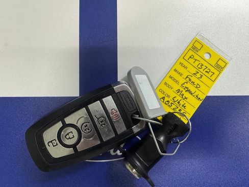 Used 2023 Ford Expedition Max Platinum AWD/4WD image 12