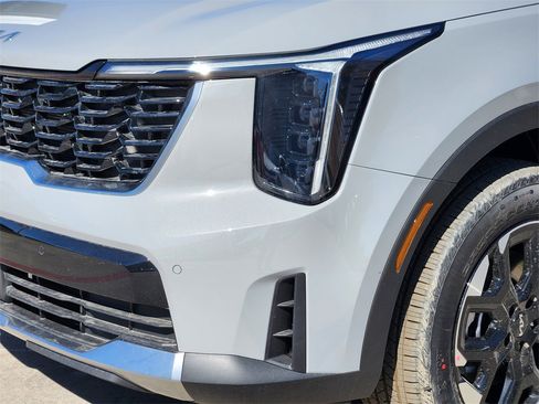 New 2026 Kia Sorento S image 6