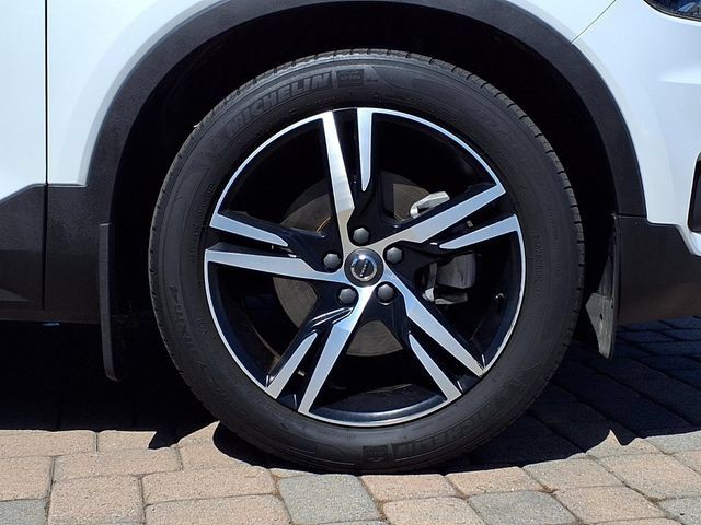 Used 2019 Volvo XC40 T5 R-Design AWD/4WD image 8