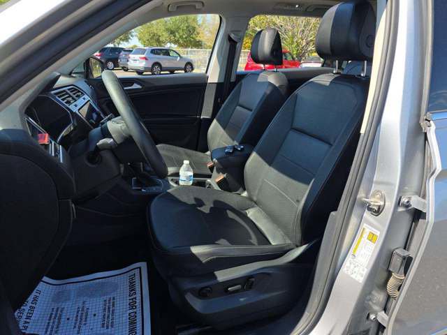 Used 2020 Volkswagen Tiguan SEL FWD image 7