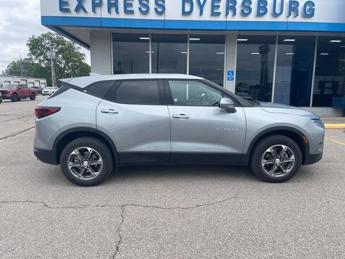 Used 2025 Chevrolet Blazer LT FWD image 6