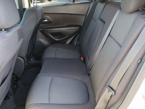 Used 2018 Chevrolet Trax LT image 22