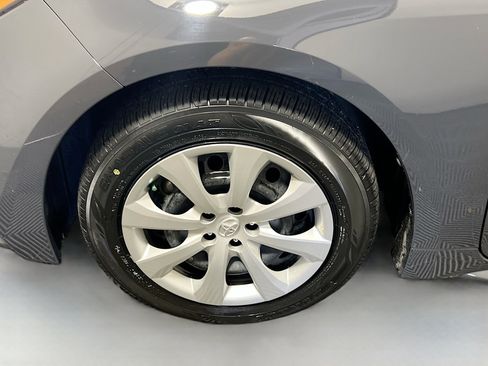 Used 2025 Toyota Corolla LE image 13