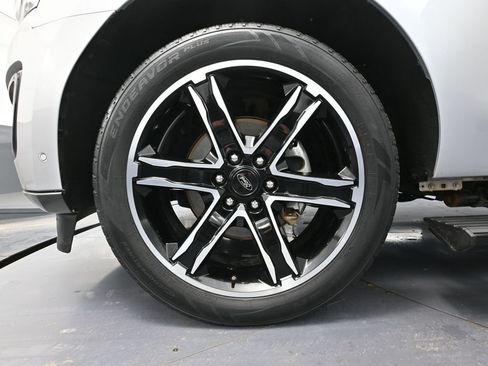 Used 2019 Ford Expedition Limited w/ Equipment Group 303A image 18