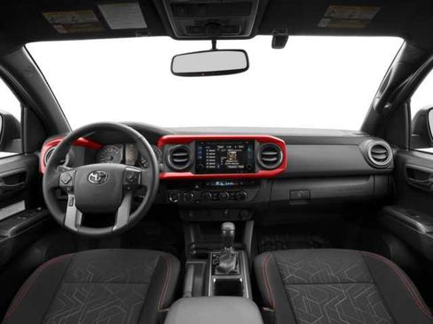 Used 2017 Toyota Tacoma TRD Off-Road AWD/4WD image 5