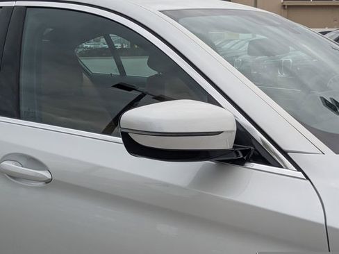 Used 2023 BMW 530i w/ Convenience Package image 13