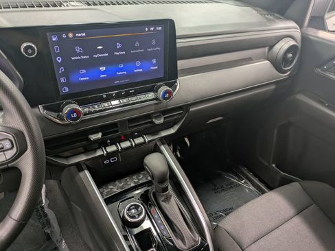 Used 2025 Chevrolet Colorado Trail Boss AWD/4WD image 12