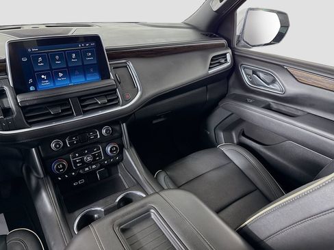 Used 2022 Chevrolet Suburban Premier AWD/4WD image 23