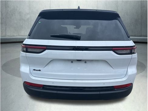 New 2025 Jeep Grand Cherokee Limited image 4