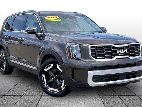 Used 2025 Kia Telluride S AWD/4WD image 2