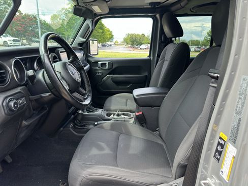 Used 2022 Jeep Wrangler Unlimited Sport AWD/4WD image 18