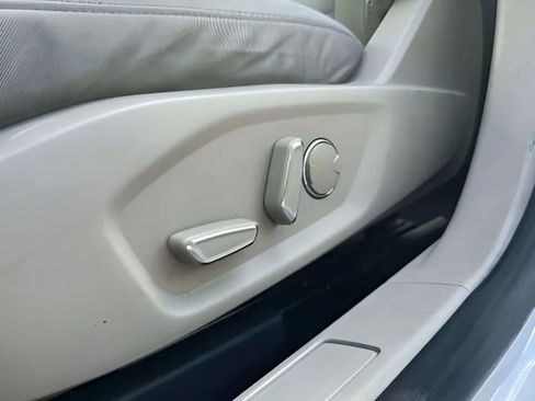 Used 2017 Ford Fusion SE image 30