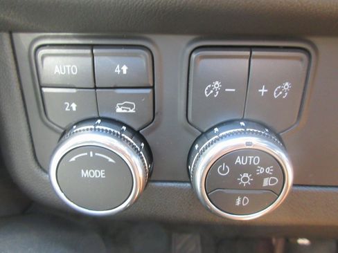 New 2026 GMC Yukon XL Denali w/ Sun & Power Step Package image 17