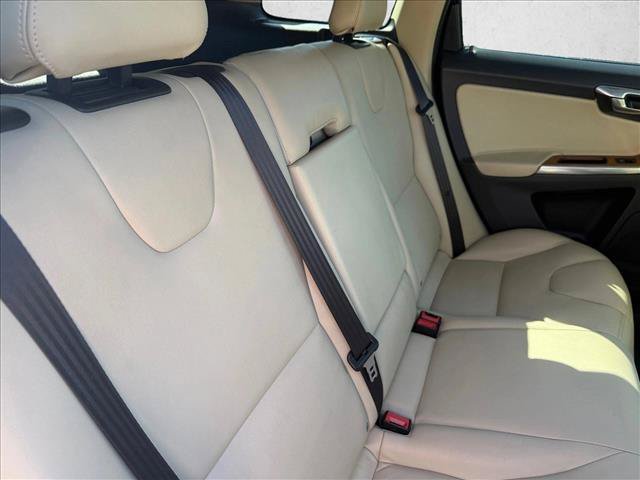 Used 2017 Volvo XC60 T5 Inscription w/ Preferred Option Package FWD image 22