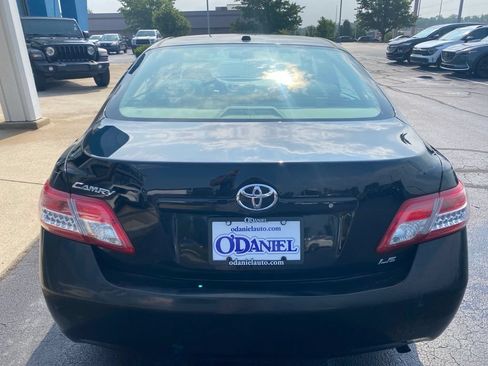 Used 2011 Toyota Camry LE FWD image 5