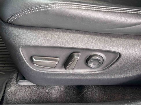 Used 2022 Toyota RAV4 XLE Premium AWD/4WD image 22