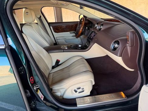 Used 2012 Jaguar XJ L RWD image 34
