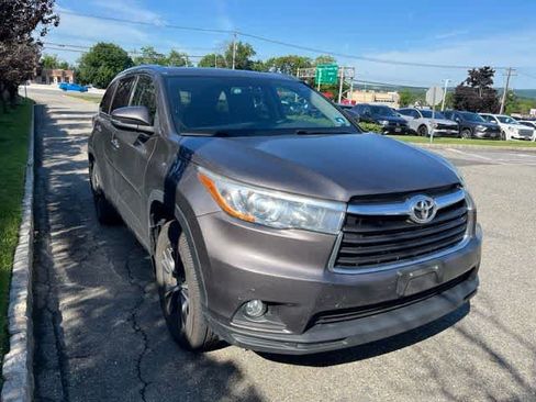 Used 2016 Toyota Highlander XLE w/ Protection Package #3 AWD/4WD image 3