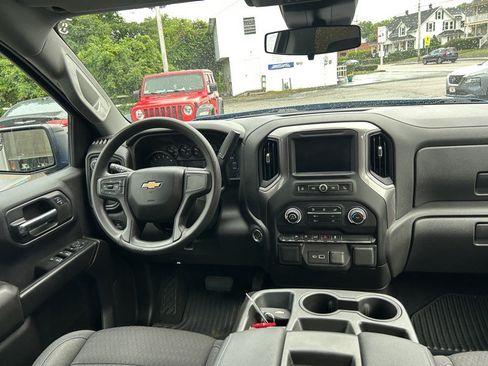 Used 2023 Chevrolet Silverado 1500 Custom AWD/4WD image 19