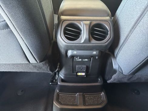 Used 2025 Jeep Wrangler Unlimited Sahara w/ Safety Group AWD/4WD image 11