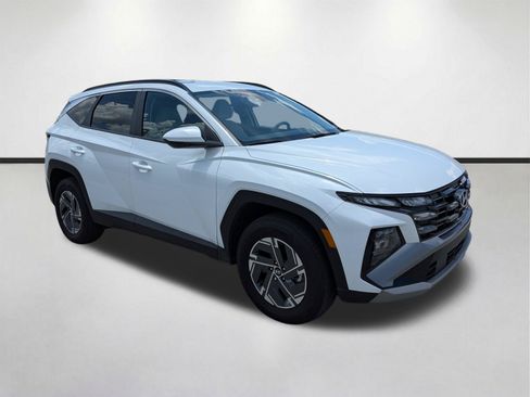 Used 2025 Hyundai Tucson Blue AWD/4WD image 2