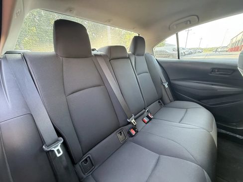 Used 2025 Toyota Corolla LE FWD image 10