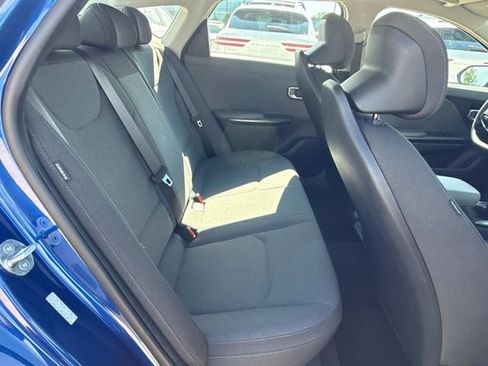 Used 2025 Kia K4 FWD image 12