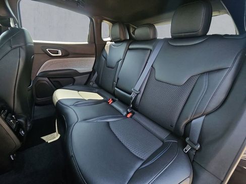New 2025 Jeep Compass Latitude image 13