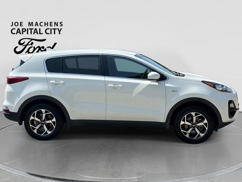 Used 2021 Kia Sportage LX AWD/4WD image 2