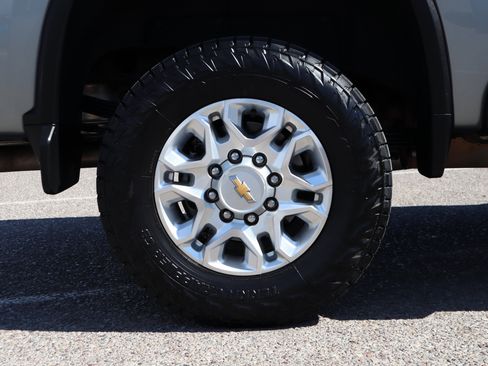 Used 2024 Chevrolet Silverado 2500 LT AWD/4WD image 12