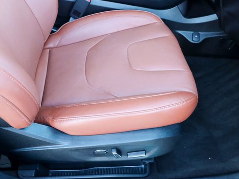 Used 2019 Ford Edge Titanium w/ Equipment Group 301A image 22