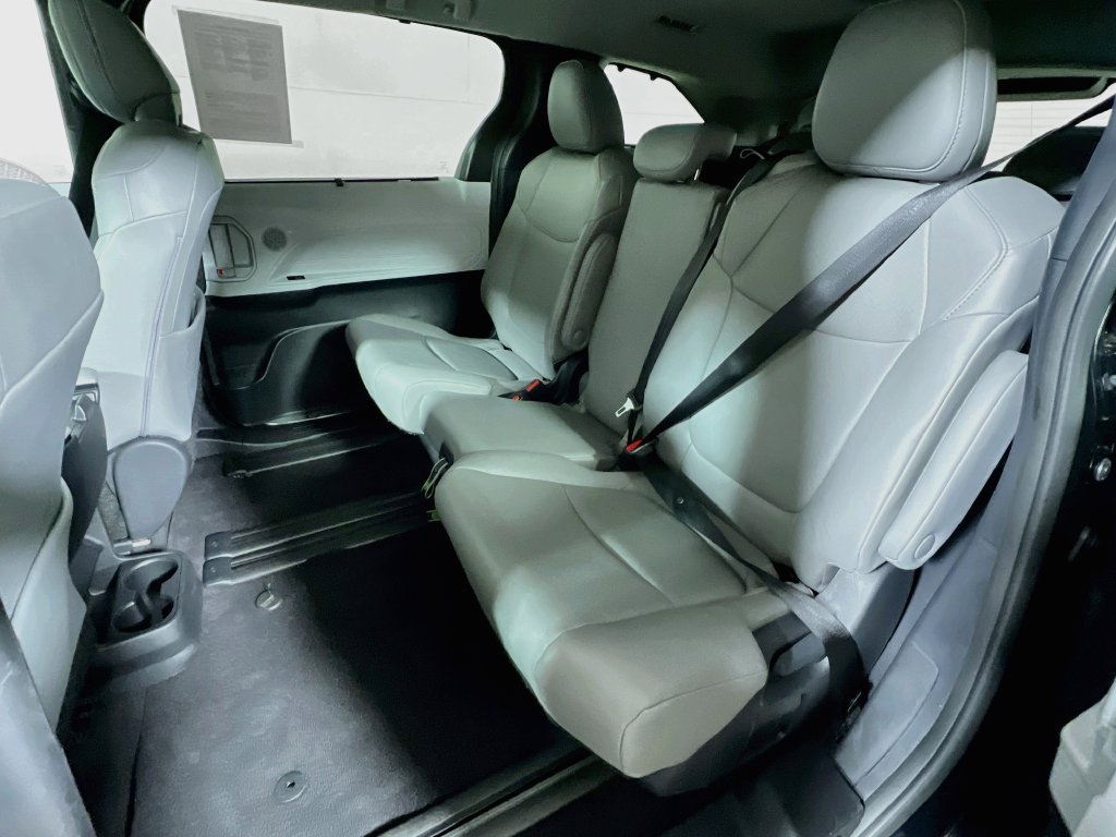 Certified 2026 Toyota Sienna XLE FWD image 22