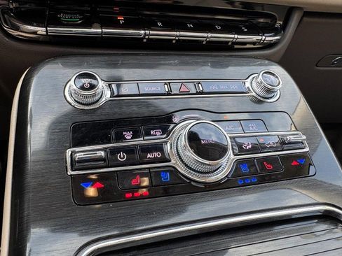 Certified 2021 Lincoln Nautilus Reserve w/ Equipment Group 201A image 17