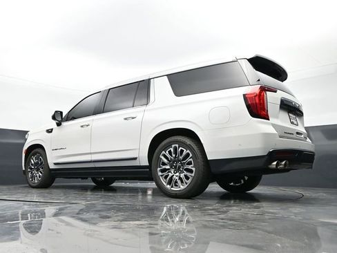 Used 2023 GMC Yukon XL Denali Ultimate AWD/4WD image 44