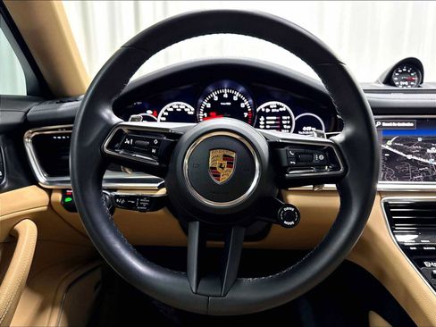 Used 2022 Porsche Panamera 4 Platinum Edition AWD/4WD image 17