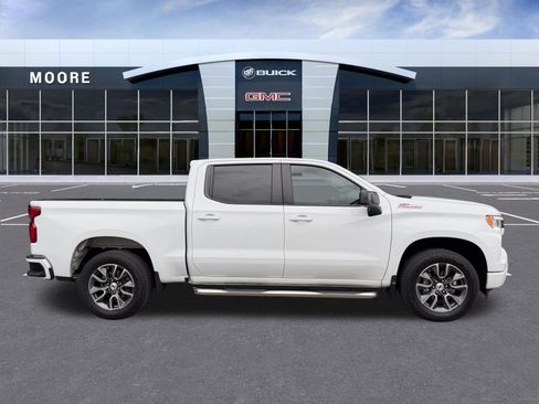 Used 2023 Chevrolet Silverado 1500 RST w/ Z71 Off-Road Package AWD/4WD image 2