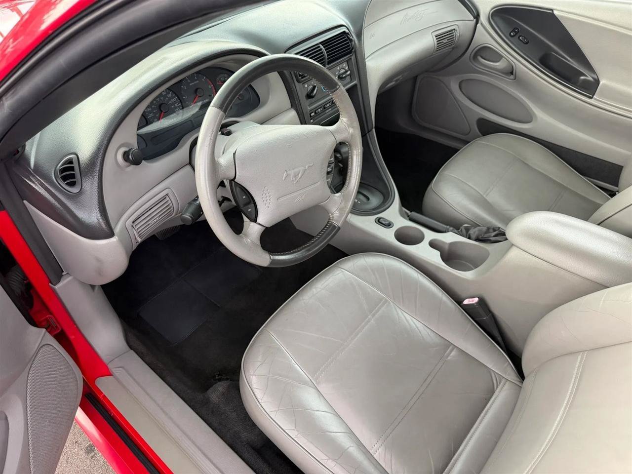 Used 2002 Ford Mustang Convertible RWD image 19