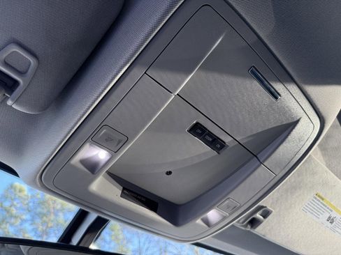 Used 2019 Chevrolet Silverado 1500 LT image 42