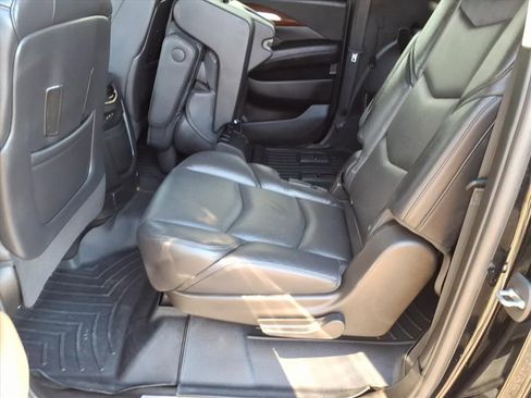 Used 2019 Cadillac Escalade ESV Premium Luxury image 14