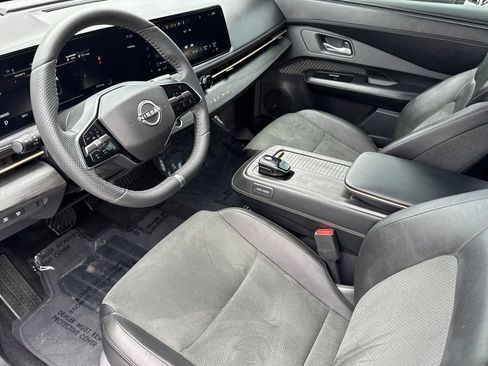 Used 2024 Nissan Ariya AWD image 9