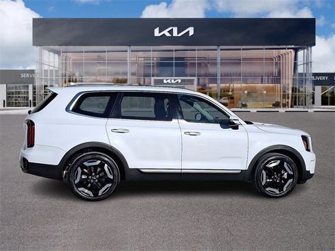 Used 2023 Kia Telluride S w/ S Sunroof Package image 7