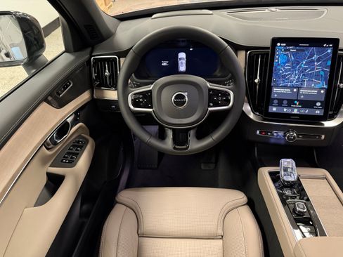 Used 2026 Volvo XC90 B6 Ultra w/ Protection Package Premier image 24