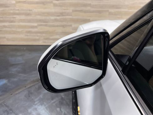 Used 2023 Rivian R1S Adventure image 29